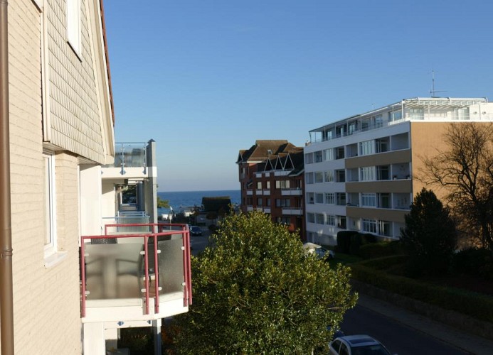Teilmeerblick vom Balkon