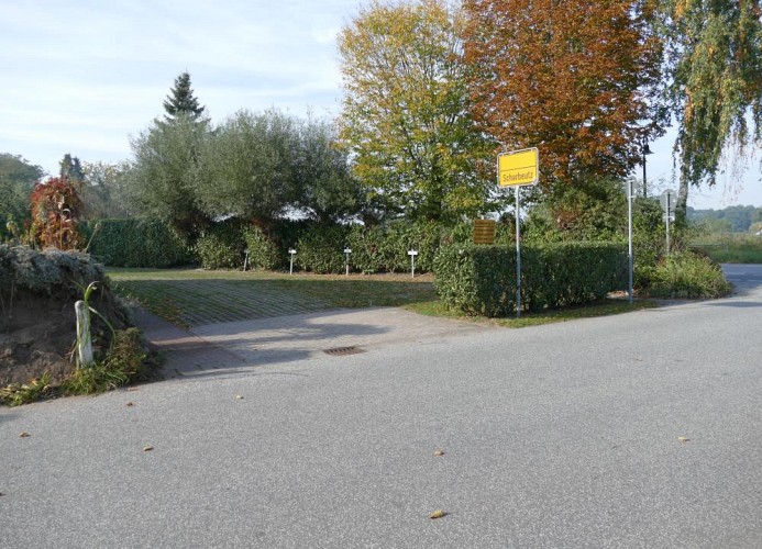 Einfahrt zum Parkplatz