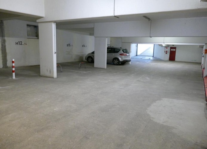 Tiefgarageneinfahrt