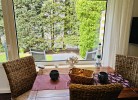 Esstisch/Ausblick auf die Terrasse und Garten
