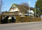 Hausansicht / Einfahrt zum Parkplatz